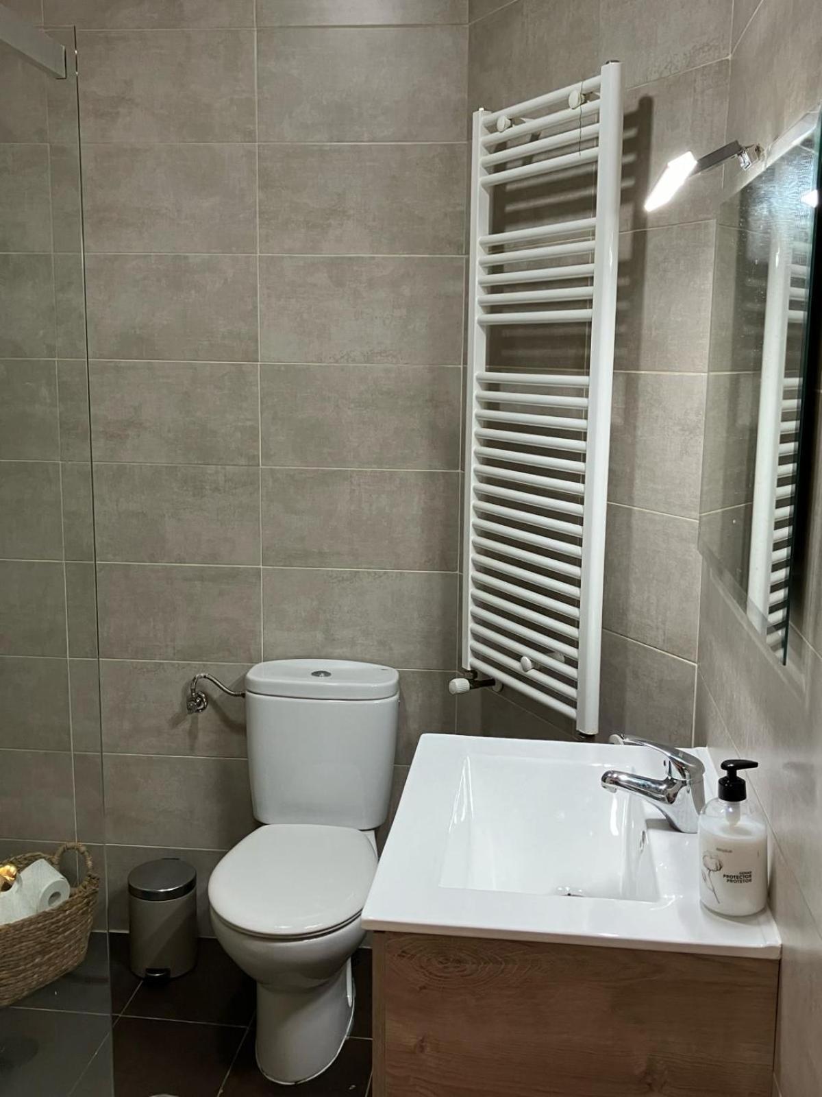 コマルカ・デ・オウレンセVivienda Estacionアパートメント エクステリア 写真